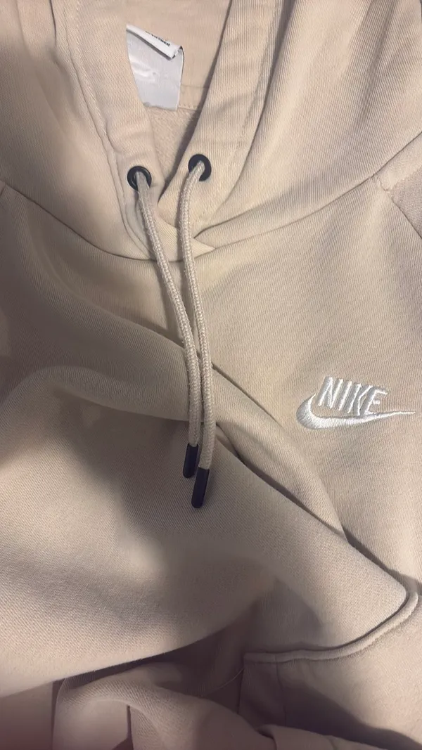 Nike hoodie - Image 4