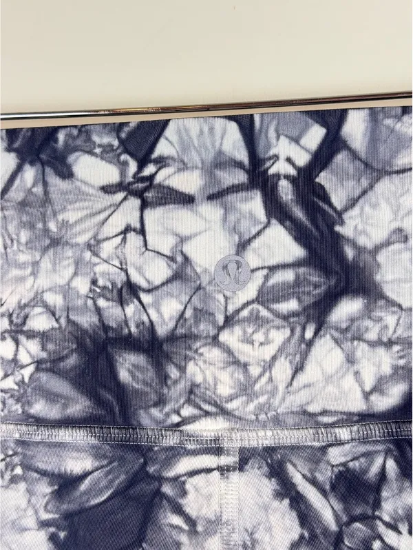 Lululemon Wunder Under Hi-Rise Shibori White Black Leggings Size 6 Luxtreme - Image 6