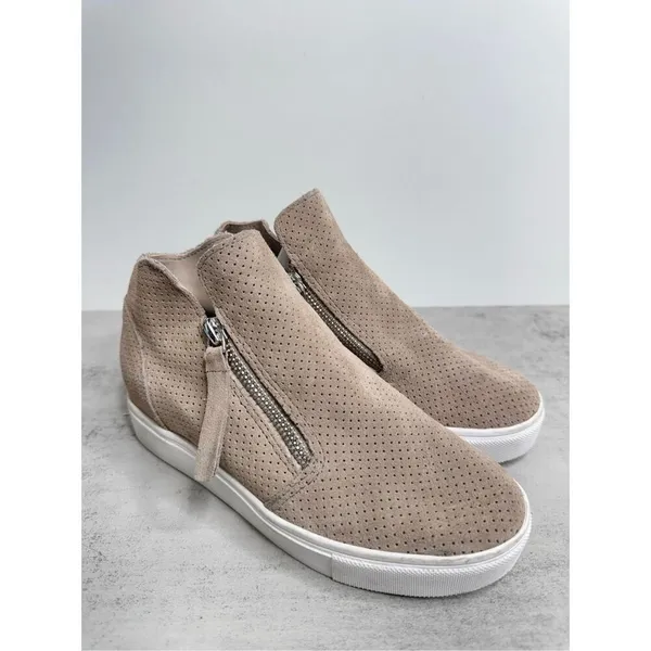 Steve Madden Sneaker Size 5.5‎ Tan Leather Upper Rubber Sole - Image 2