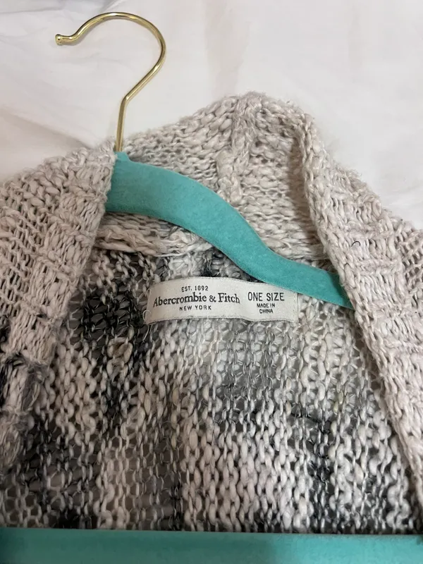 Abercrombie Floral Cardigan - Image 3