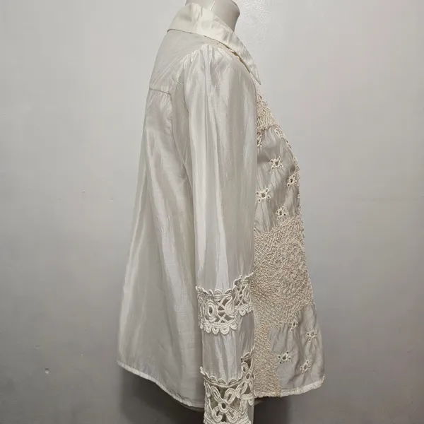 Fashion Apparel Blouse S/M Ivory Lace Patchwork Boho Eyelet Button Down Cottage - Image 4