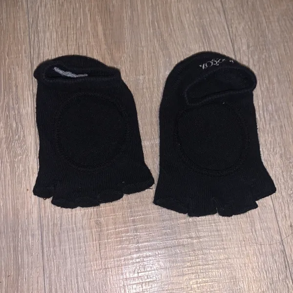 Toesox Open grip Socks with toe cut outs black - Image 2