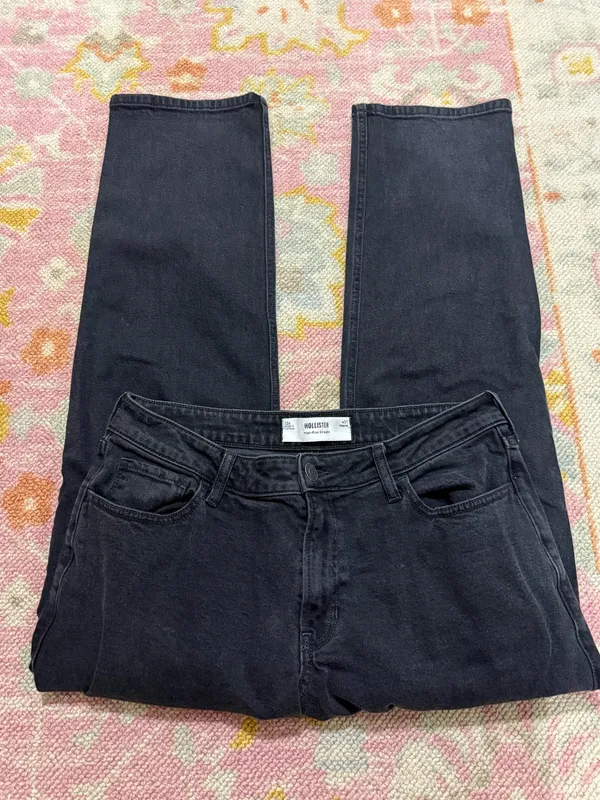 Hollister High Rise Straight Jean - Image 2