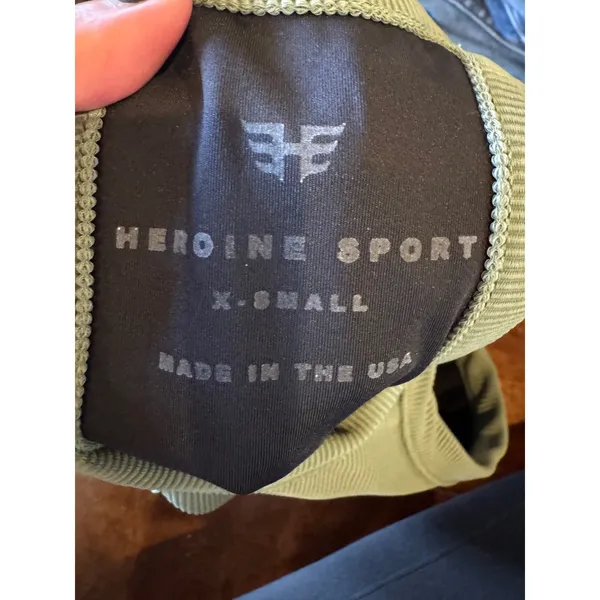 Heroine Sport Tank Top Women‎ XS Sage Green Ribbed Shelf Bra Racerback Athletic - Image 6