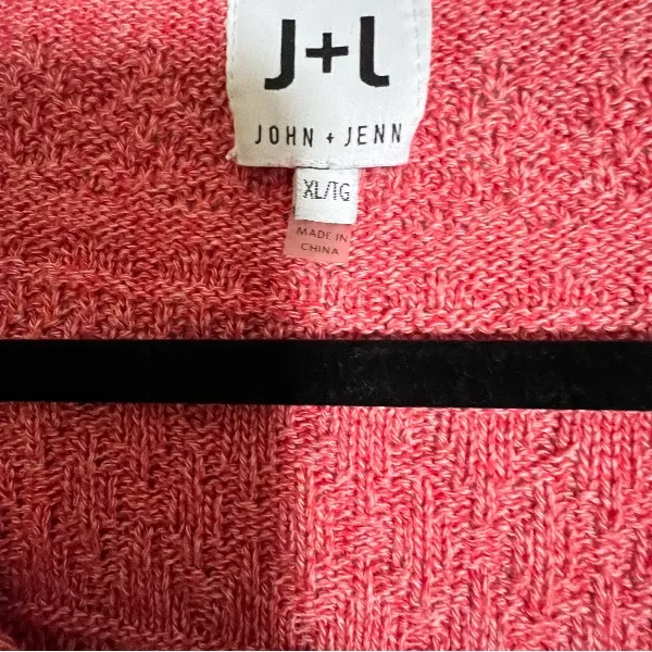 John + Jenn Women's Pink Crotchet‎ V Neck Sweater size XL - Image 5