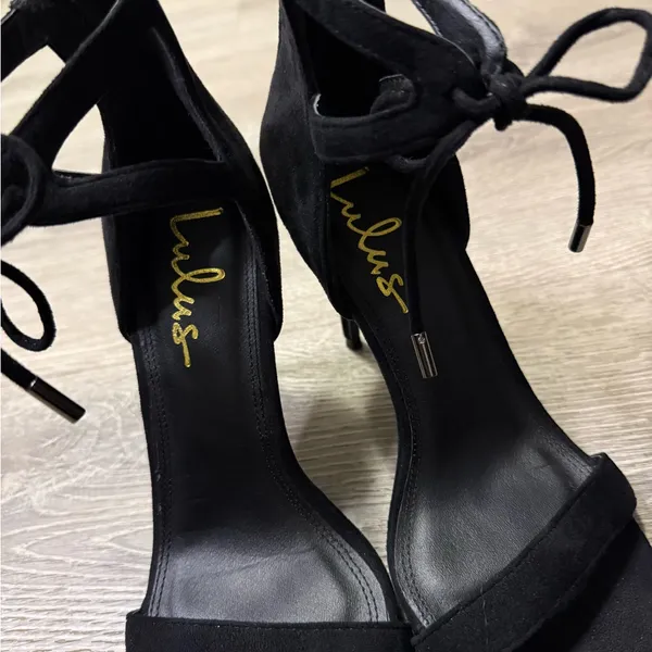 •LULUS• BLACK STRAPPY HEELS - Image 8