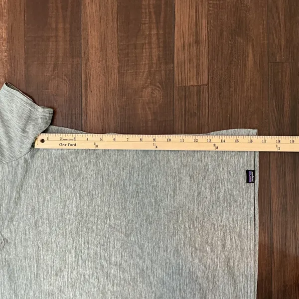 Patagonia Capilene Daily V-Neck Shirt Grey Heathered Baselayer Small Hiking Tee - Image 5