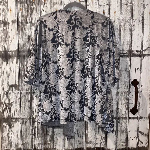 Knox rose gray velvet floral open from cardigan - Image 4