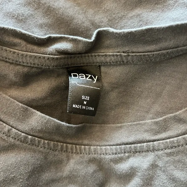 Gray Graphic T Shirt Size M - Image 5