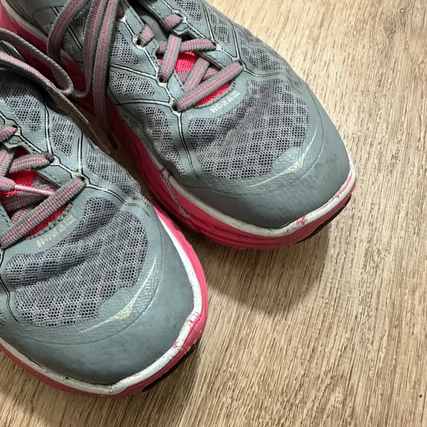 Hoka | Women's Grey Pink One One Clifton 2 Running Shoes Sneakers,‎ Size 6.5W - Image 5