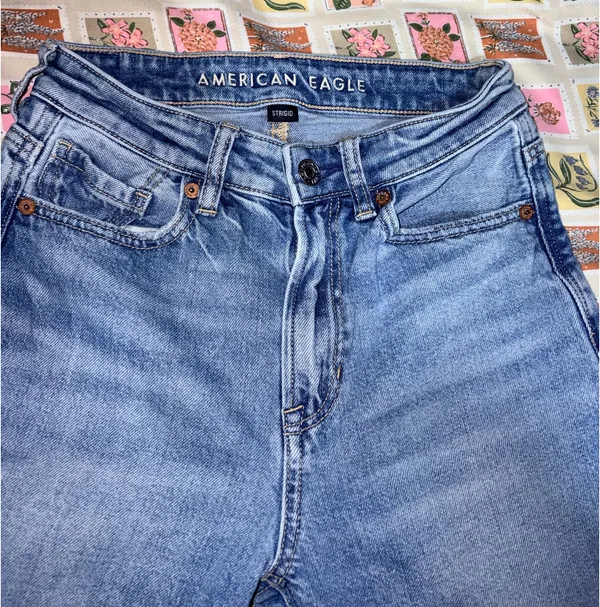 American Eagle Jeans - Image 4