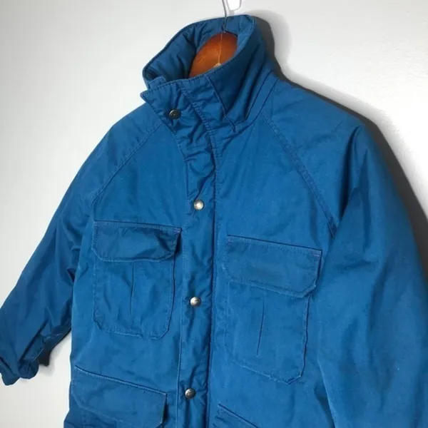 Woolrich vintage women's blue winter puffy jacket with pockets heavy medium - Image 7