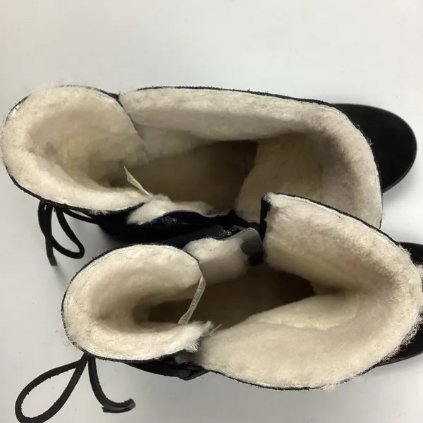 Koolaburra by UGG Shazi Black Suede Short Boots Tie Back Zip Size 9 NWOT - Image 7