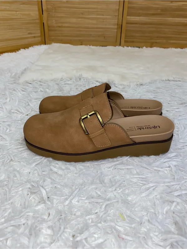 LifeStride Life Stride tan Gillian clogs slip ons woman’s size 7 comfort - Image 2