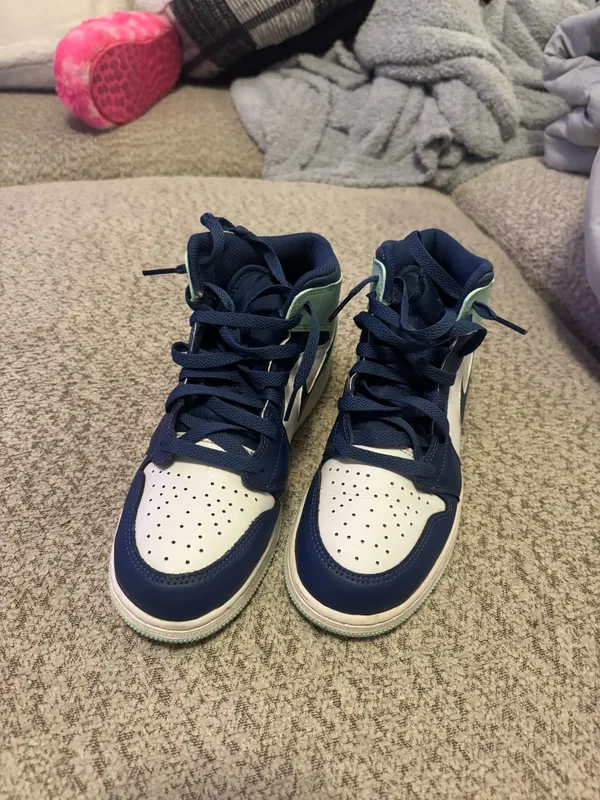 Women’s nike jordan mids  - Image 2