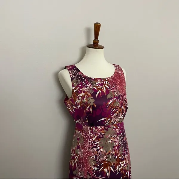 Tahari Dress Sheath Floral Botanical Leaves Lined Sleeveless Fuchsia Pink Purple - Image 2