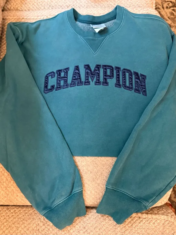 Women’s Champion Reverse Weave “CHAMPION” Cropped Sweatshirt • XL - Image 4