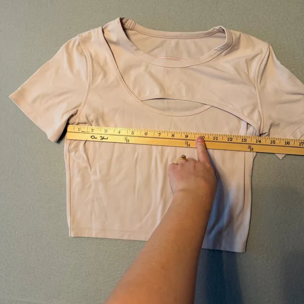 Lululemon Cut Out Front Align Short Sleeve Crop Top Pink Women Size 6 - Image 2