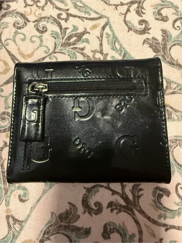 Vintage GUESS Black Patent Trifold Wallet Y2K Archival - Image 2