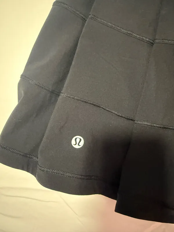 Lululemon Skirt- Black - Image 4