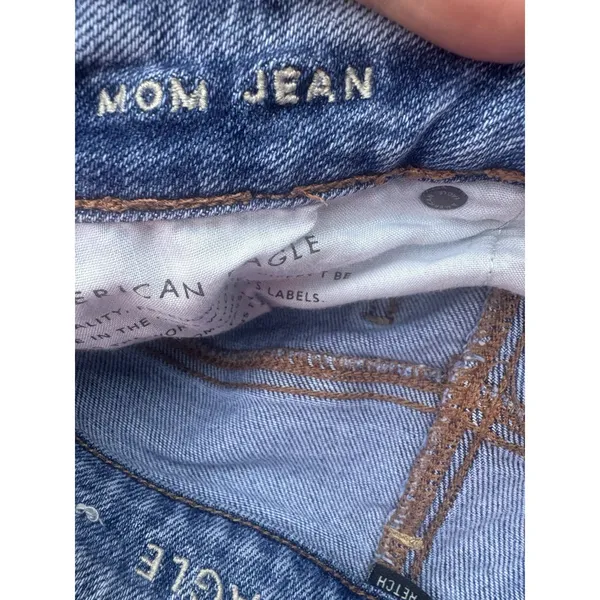 American Eagle Women's Stretch Mom Jeans Straight Leg SZ 4‎ Distressed - Image 16