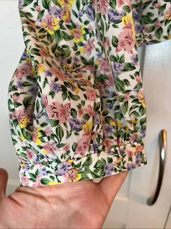 Lulu's Even Sweeter Floral Cropped Blouse with Puff Sleeves - Size Medium - Image 5