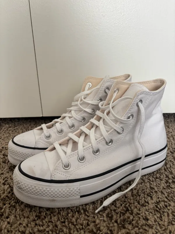 Converse Women’s Chuck Taylor - Image 2