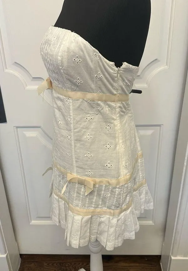 Kimchi Blue Urban Outfitters Strapless White Cream Dress w/ Bows Eyelet NWOT - Image 5