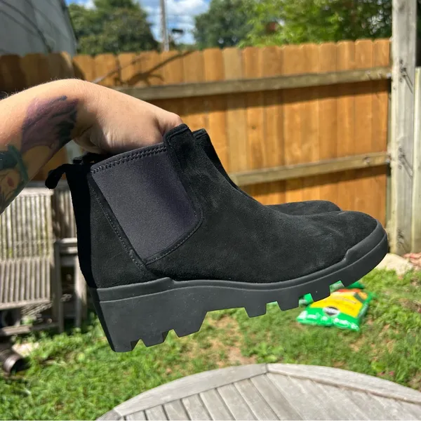 Eileen Fisher Splash Waterproof Suede Chelsea Bootie in Black,‎ size 5.5 - Image 7