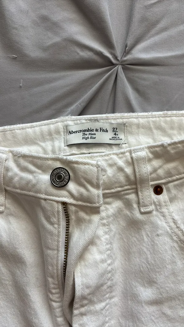 Abercrombie Jeans - Image 3
