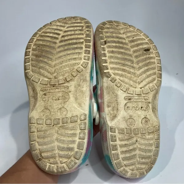 Crocs Tie dye pattern unisex‎ sizing - Image 5