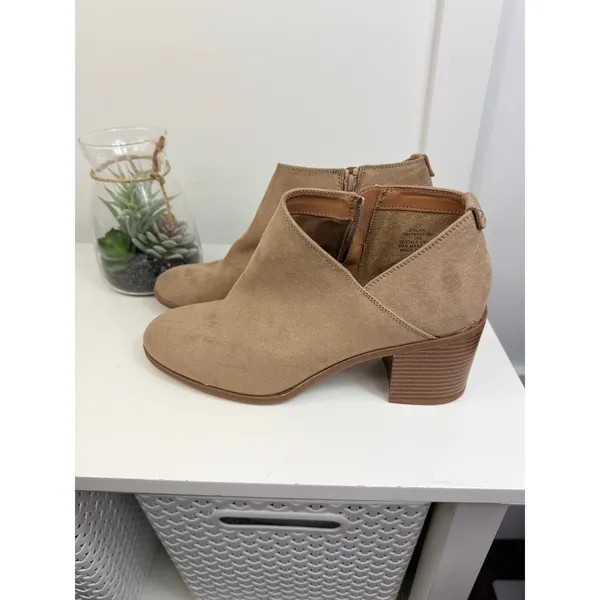 NWTs Style & Co Womens Boots Size 10M - Image 2