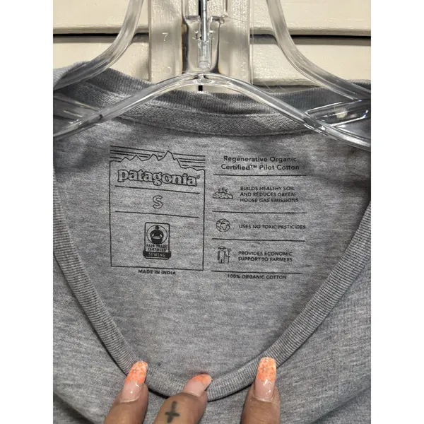 Patagonia Round Neck Short Sleeve TShirt Size Sm Casual‎ Comfy - Image 2