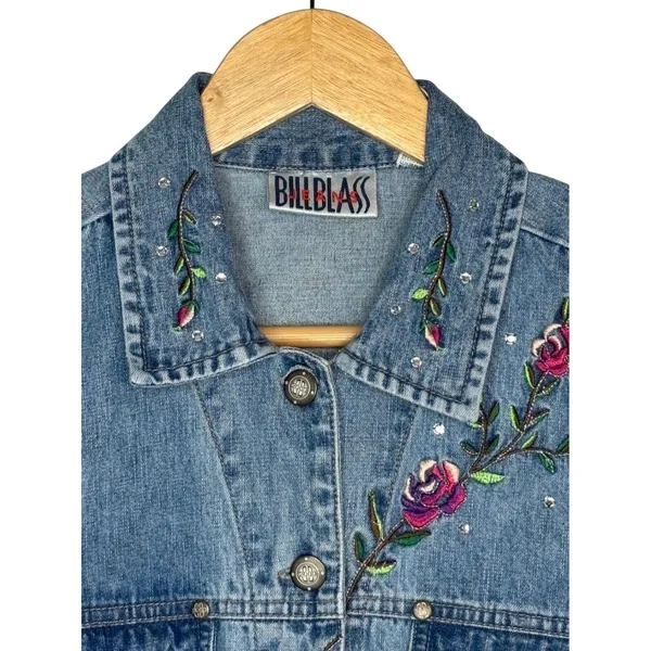 Vintage Bill Blass Denim‎ Vest Medium Blue Floral Embroidered Rhinestone 90s Y2K - Image 2