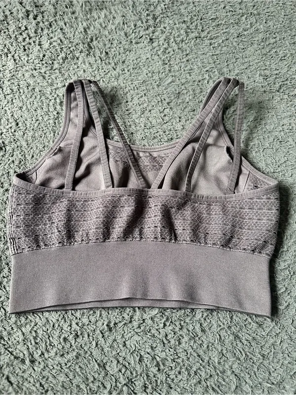 Gymshark Energy Seamless crop top sports bra in a grey marl color, size Medium - Image 3