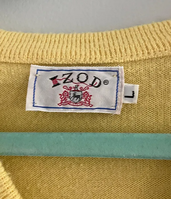 IZOD Vintage  sweater - Image 4