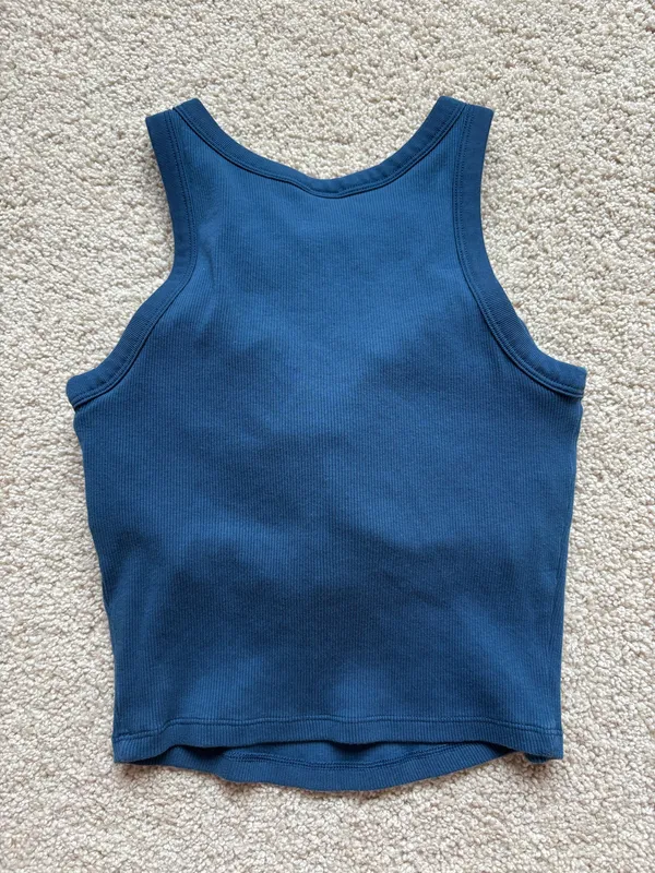 Uniqlo Ribbed Crop Top - Image 3