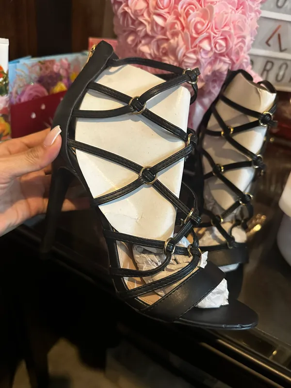 Black Heels Size 7.5 - Image 3