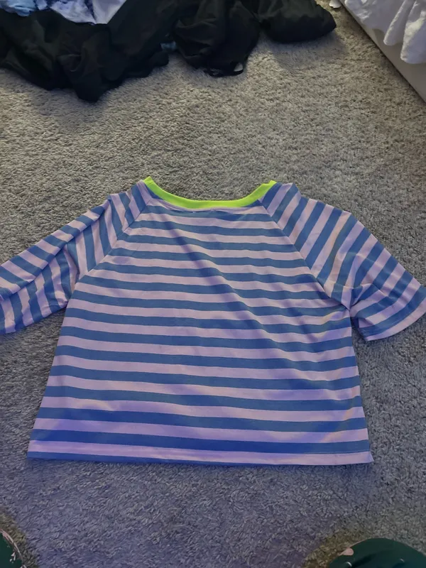 Amazon Striped Cropped Tee Blue Size M - Image 3