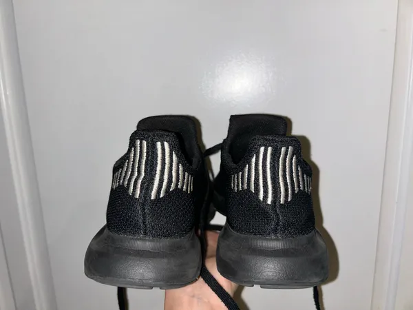 Adidas Swift Run Sneakers Women’s - Image 5