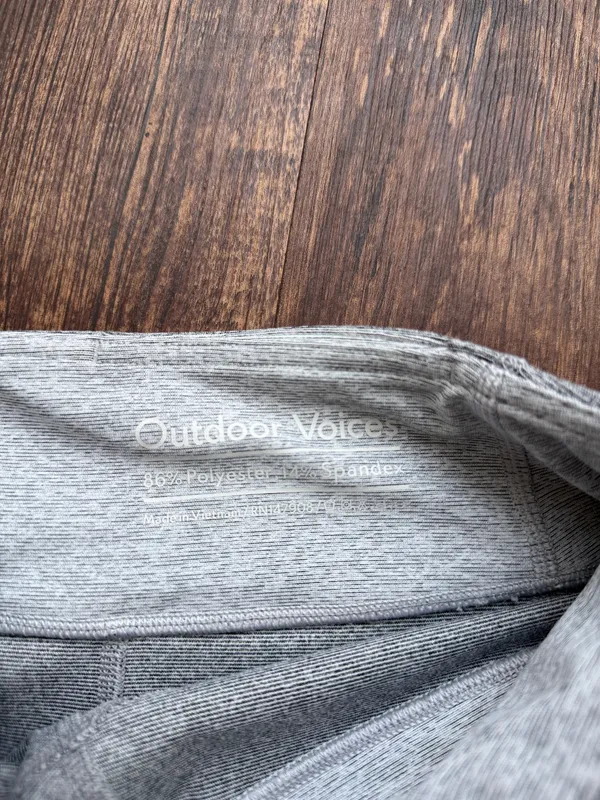 Outdoor Voices Women’s Gray Dipped Warmup Atleisure Yoga Leggings - Size XS - Image 4