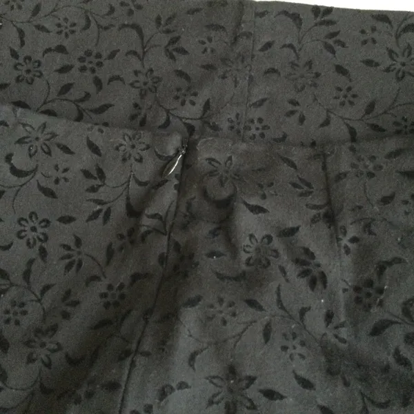 Vintage AT Denim Velvet Design Black Stretch Skirt - Sz 12 - Image 6