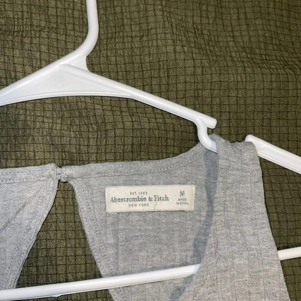 Abercrombie grey open back sleeveless dress - Image 3