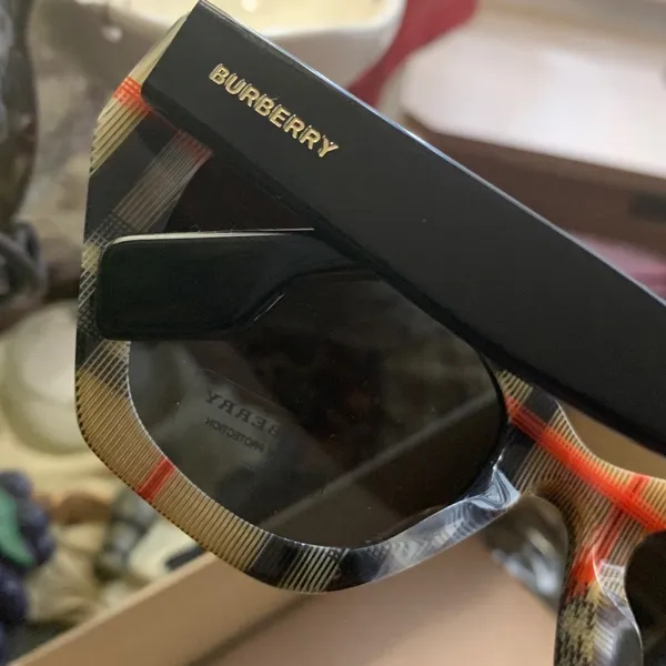 Authentic BURBERRY 52 Butterfly acetate plaid logo Sunglasses - Image 6