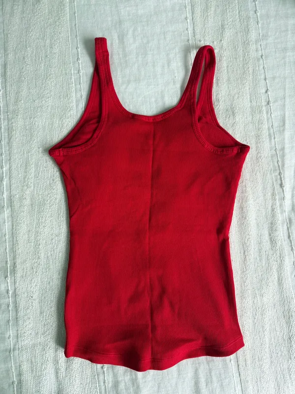 SUUKSESS Amazon ribbed scoop neck red tank - Image 4