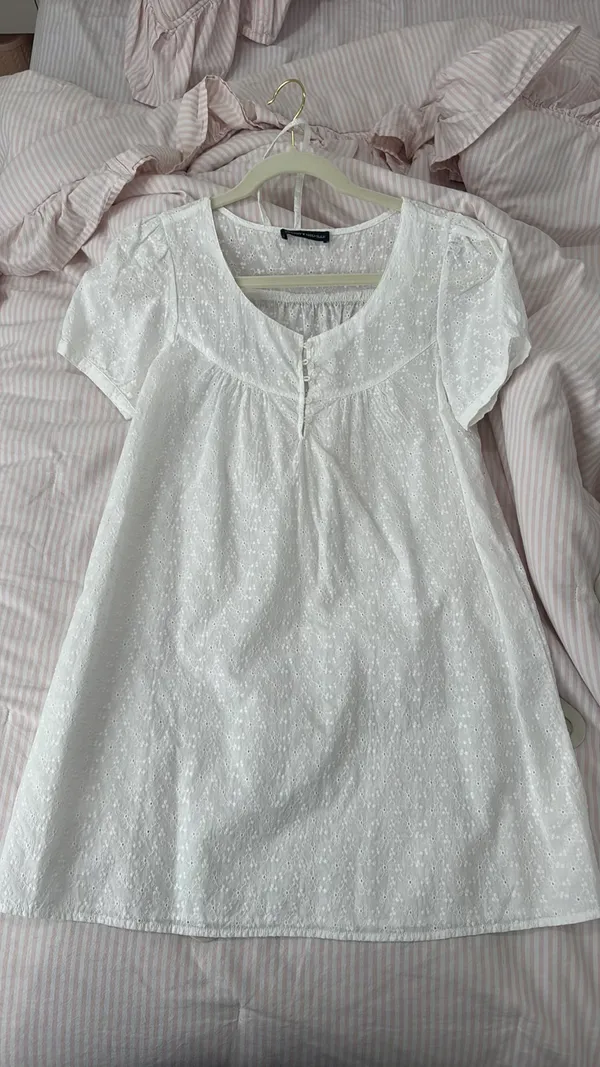 Brandy Melville White Embriodered Flower Dress - Image 2