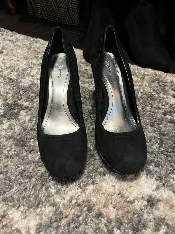 Black Heels Size 7 - Image 3