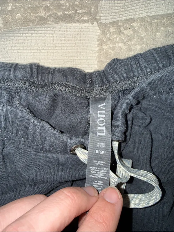 Vuori Women's‎ Drawstring Athletic Shorts size L - Image 4