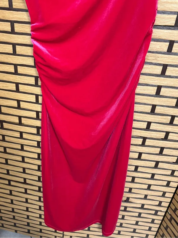 Gibson Latimer Pink Velvet Off Shoulder Midi Dress Size Medium - Image 6