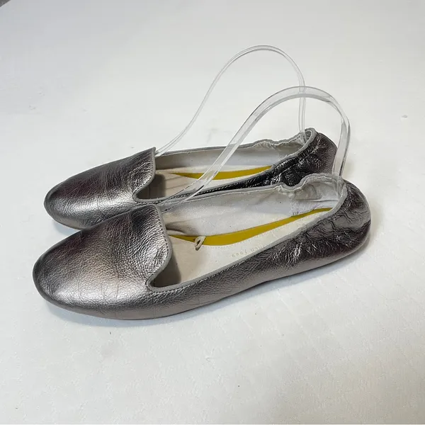 Gap Women's Metallic Scrunch Leather Flat Loafers Size‎ 9 - Image 2